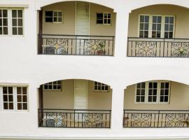 Apartment Royale Hotel-3 Bd Apartment，位于伊凯贾的山林小屋