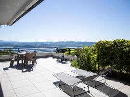 PANORAMA - Apartment with terrace overlooking the Lake，位于马斯诺维斯康蒂的公寓