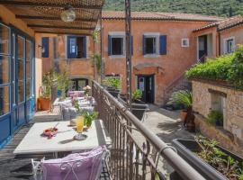 Museum Hotel George Molfetas，位于Faraklata的酒店