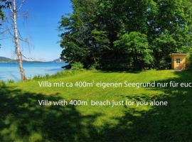 Alte Villa 400m2 Seegrund nur für euch - old villa with 400m2 beach just for you，位于玛丽亚韦尔特的度假屋