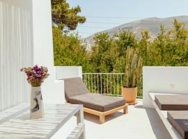 Rooftop House in the old town of Parikia - Paros，位于帕罗奇亚的乡村别墅