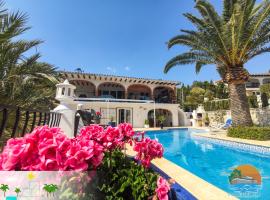 Villa Delfin, 3 tolle Apartements für je 4 bis 6 Personen - in L Alfàs del Pi，位于拉尔法斯德尔皮的酒店