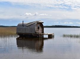 Usmas zaķīšu pirtiņa - Bunny house，位于乌斯马的船屋