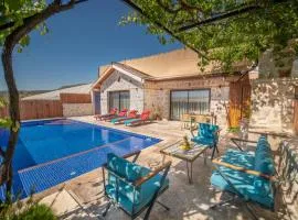 Zorlu - 2 Bedroom with jacuzzi in Kalkan