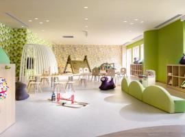 Holiday Inn Resort Shinano-Omachi Kuroyon by IHG，位于大町市的酒店