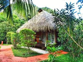 HUAHINE - Bungalow Opuhi，位于法勒的酒店