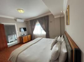 Ngwenya Hotel & Conference Centre，位于克莱克斯多普的酒店