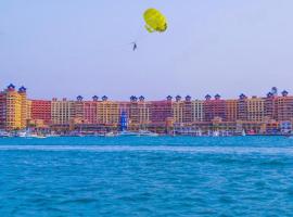 sea view apartment in Porto Marina，位于阿莱曼的酒店