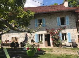 Chambres d'hôtes des Deux Lacs，位于Ceyzérieu的酒店