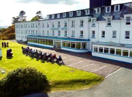 Lochalsh Hotel with Views to the beautiful Isle of Skye，位于洛哈尔什教区凯尔高地的旅馆