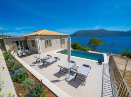 Luxury private Villa Liberty with pool in Fiskardo，位于费斯卡尔德宏的海滩短租房