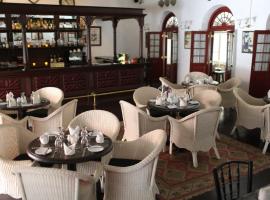 皇家酒吧加酒店，位于康提Kandy Museum附近的酒店