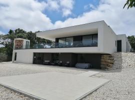 Villa Casa Tranquilespiral Alcobaça-Nazare，位于Mendalvo的度假屋