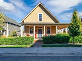 Cabernet Cottage & Carriage House #8CH，位于奇兰的酒店