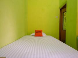 KoolKost Female Syariah near ISI Solo - Minimum Stay 3 Nights，位于梭罗的酒店