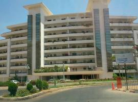 Marina Agadir appartement standing 90m2 + piscine，位于阿加迪尔阿加迪尔码头附近的酒店