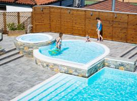 Hotel Bungalows Europa，位于多马索的酒店