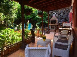 Holiday House Tia Lila，位于戈梅拉岛圣塞瓦斯蒂安的度假屋