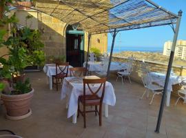 B&B Batarà - "La Terrazza del Centro"，位于阿格里真托的住宿加早餐旅馆