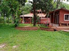 NIDHIVANA FARMS & RESORT, bakrebail-salethoor rd, Mangalore，位于门格洛尔的家庭/亲子酒店