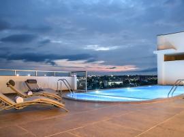 Phlox Hotel Hubli，位于胡布利的酒店