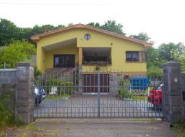 Villa Teresa con Aparcamiento y Wifi Incluido - Cangas De Onis，位于坎加斯-德奥尼斯的度假屋