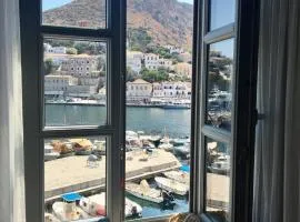 Port Mansion Hydra 1