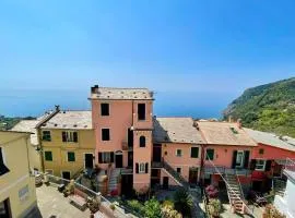 Framura, Ampio appartamento con terrazzo vista mare