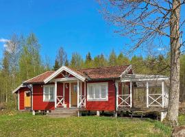 Two-Bedroom Holiday home in Braås，位于Harshult的带停车场的酒店