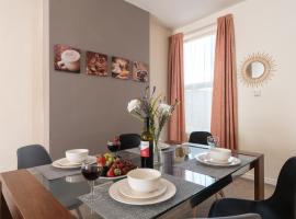 3 Bedroom-5 Beds Newland Ave King's Palace Leisure-Contractor-Heart of Hull Amenities，位于赫尔的酒店