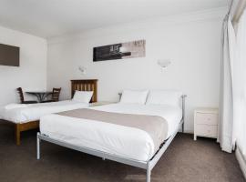 Hurley's Bar & Bistro，位于凯阿布勒姆的酒店