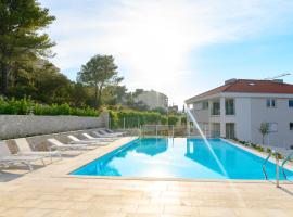 Malo More Resort，位于特罗吉尔的公寓式酒店