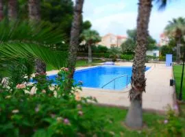 LOS ALAMILLOS 3 Piscina, CAMPO DE FUTBOL y jardin PRIVADOS