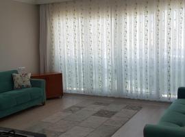 1+1 furnished flat with pool，位于拉瑞的酒店