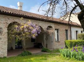 Agriturismo Borgo Buzzaccarini Rocca di Castello，位于蒙塞利切的酒店