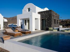 Oia Kissiri - private pool villas，位于伊亚的海滩酒店