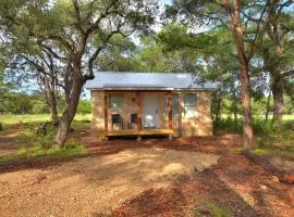 Cabins at Flite Acres - Mockingbird Cabin