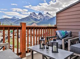 Stoneridge Mountain Resort Condo hosted by Fenwick Vacation Rentals，位于坎莫尔的公寓