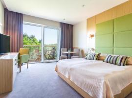 HOTEL KOZI GROD，位于Pomlewo的酒店