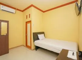 OYO Life 2619 Kost Keluarga Cemara