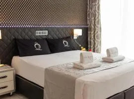 VILLA ADRIANA-The Queen Apartments Luxury Living