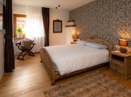 Larici Rooms，位于罗阿纳的酒店