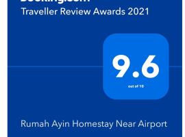 Rumah Ayin Homestay Near Airport，位于巨港的酒店