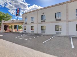 Motel 6-Espanola, NM，位于埃斯帕尼奥拉Cities of Gold Casino附近的酒店