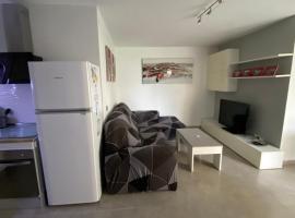 Apartamento a estrenar en primera línea de Playa，位于托罗克斯科斯塔的酒店