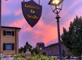 Locanda Lo Scudo，位于索阿韦的住宿加早餐旅馆