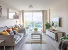 Luxury Riverview City Centre Apartment