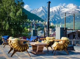 Hotel Mestia Inn，位于梅斯蒂亚的酒店
