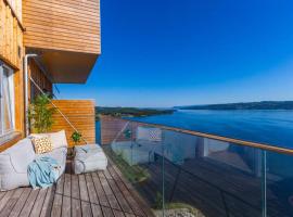 Mj&oslash;ssuite with lovely view，位于Ringsaker的宠物友好酒店