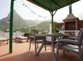 2 bedrooms house with sea view furnished terrace and wifi at Santa Cruz de Tenerife，位于圣克鲁斯-德特内里费的度假屋